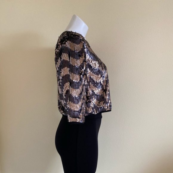 AKIRA Black/Silver Sequin 3/4 Sleeve Crop Top - Picture 4 of 6